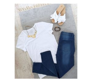 KiK_jeansy_damskie_dopasowany_kroj_cena_59_99_t_shirt_bialy_cena_12_99 Bohater szaf na całym świecie. Uniwersalny jeans